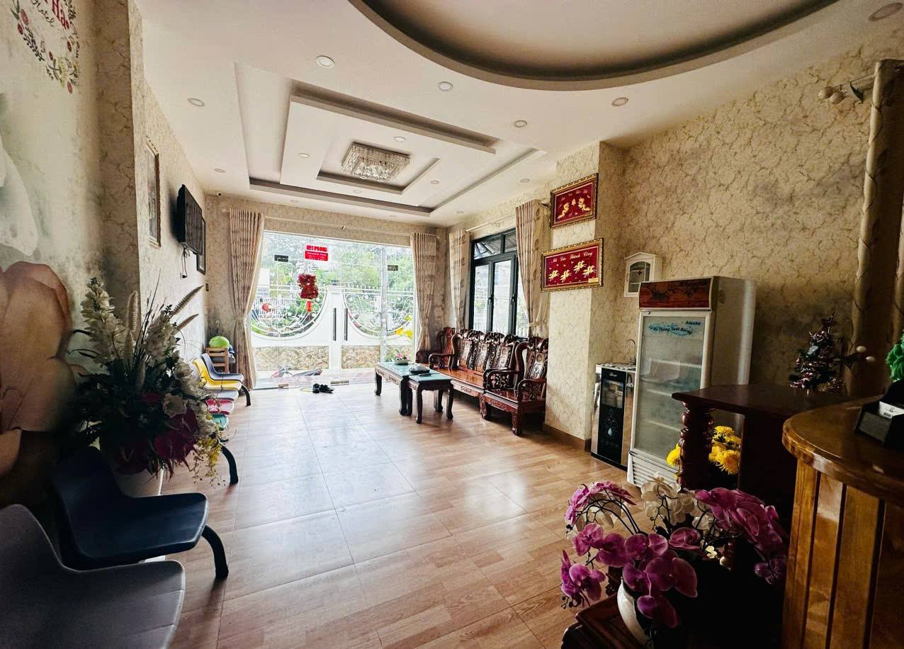Cần bán gấp Khách Sạn kinh doanh đường Thi Sách, P6, Đà Lạt giá chỉ 12 tỷ - Ảnh chính